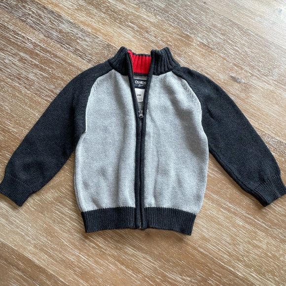 Sweater OskKosh 24 months zip up grey red - Picture 2 of 5